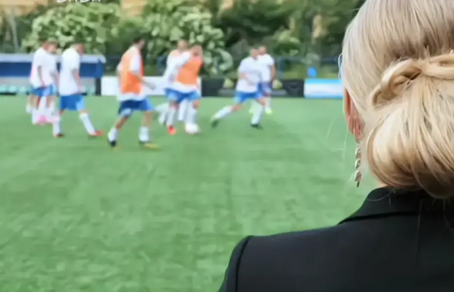 法国电影《Footballers Moms》足球队的女老板们高清完整版免费在线观看