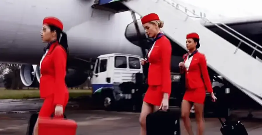 法国空姐2018完整版电影资源下载 - 机舱是封闭的，但故事精彩无限 - 法国高清中字在线观看