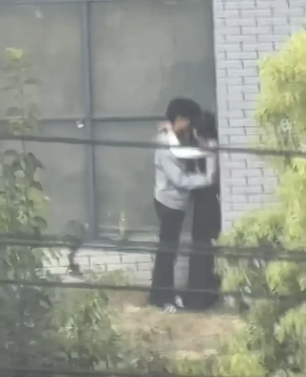 《蚌埠职教园情侣野外视频》事件后续-原生态高清视频画面免费看-蚌埠职教园情侣野外视频完整版抢先鉴赏